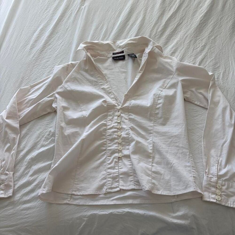NEW YORK & COMPANY White Button Up Shirt Womens Size 8